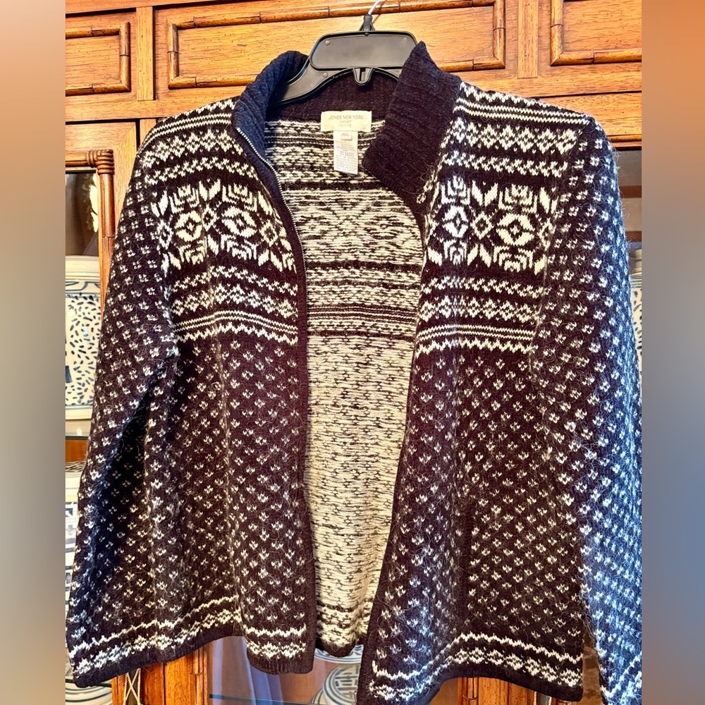 Adorable Jones New York Sport wool-blend, zip up cardigan with pockets - Picture 2 of 8